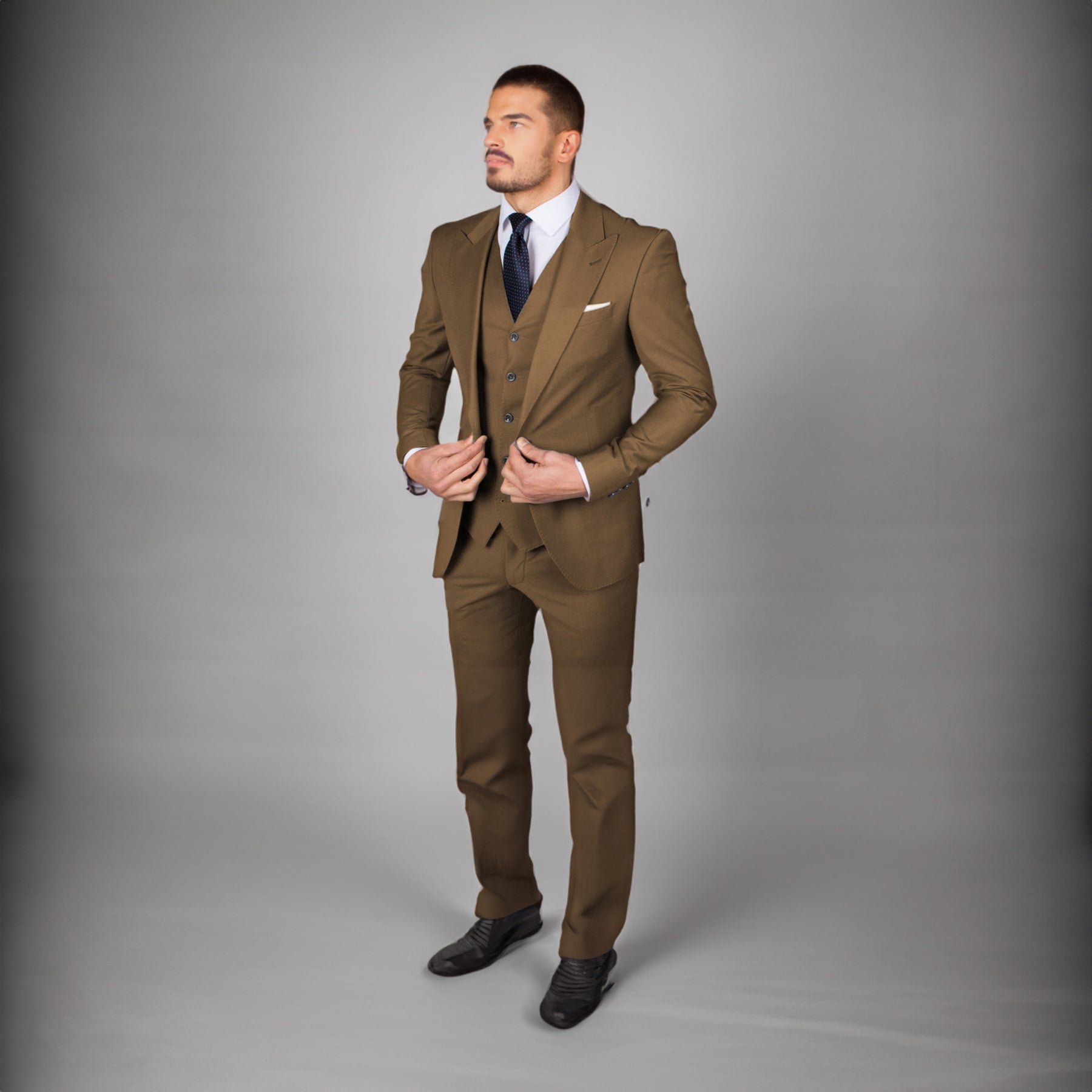 Business Men's 3 Pieces Mens Suit Peak Lapel Solid Tuxedos