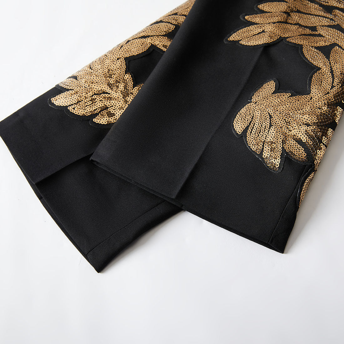 Men's 2 Pieces Sequin Golden Leaves Embroidery Slim Fit Tuxedo